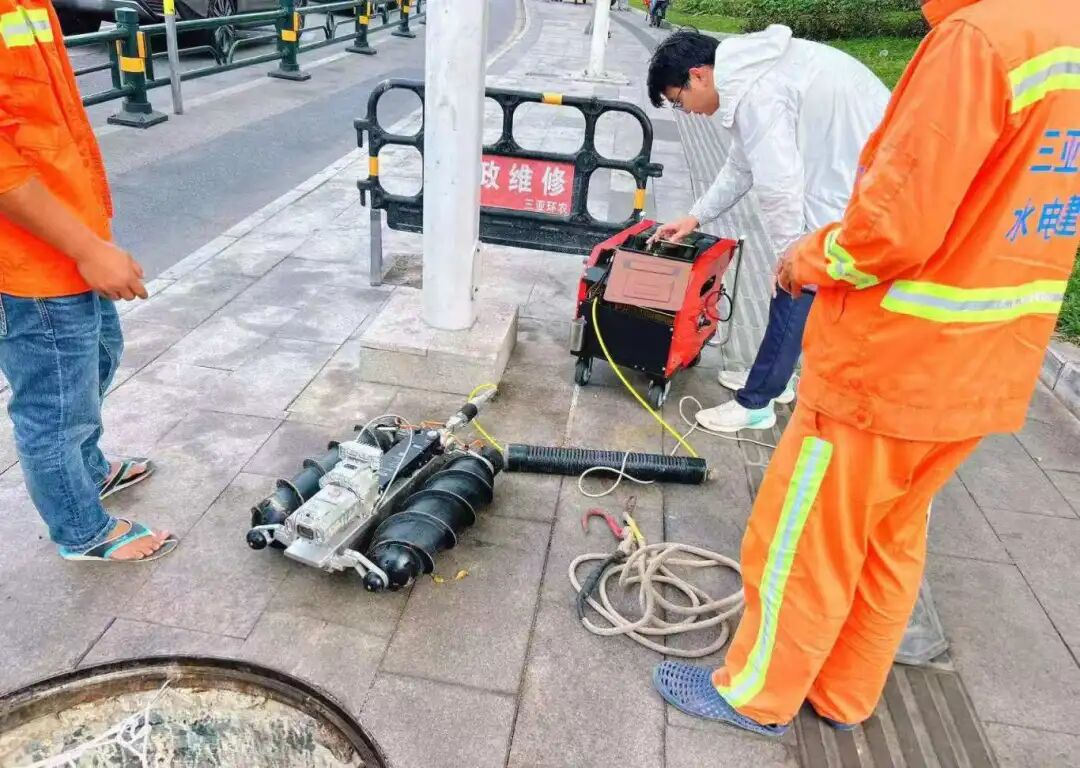 突破“深水禁區(qū)”！三亞環(huán)農(nóng)集團應用水陸兩棲檢測機器人為排水管網(wǎng)實現(xiàn)精準“體檢”  